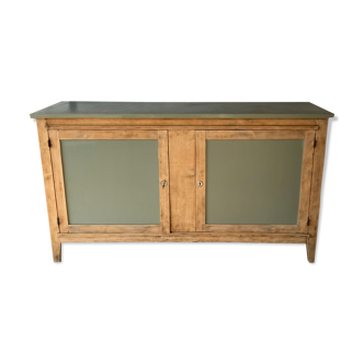 Green buffet and raw wood