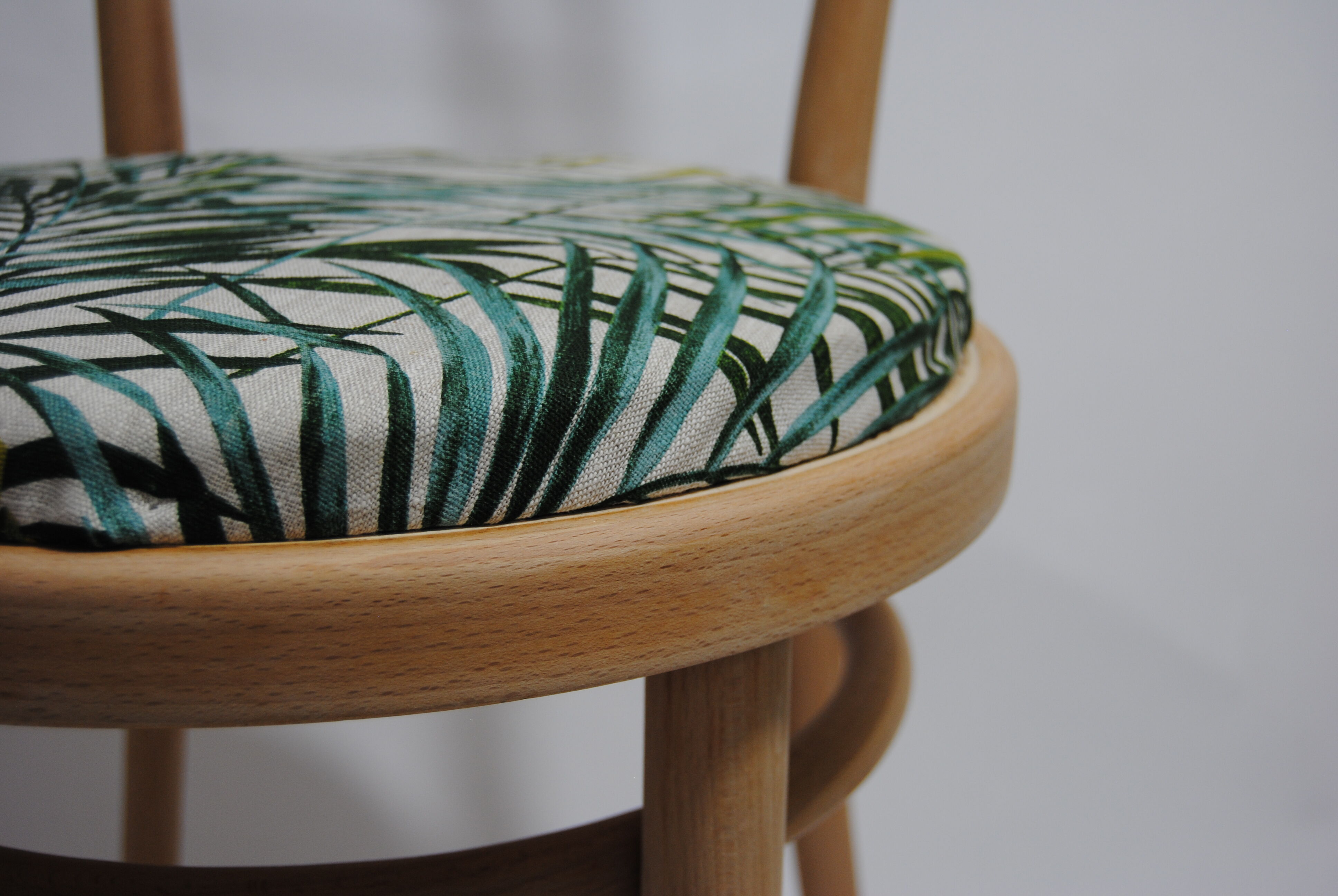 Pair of chairs type brewery