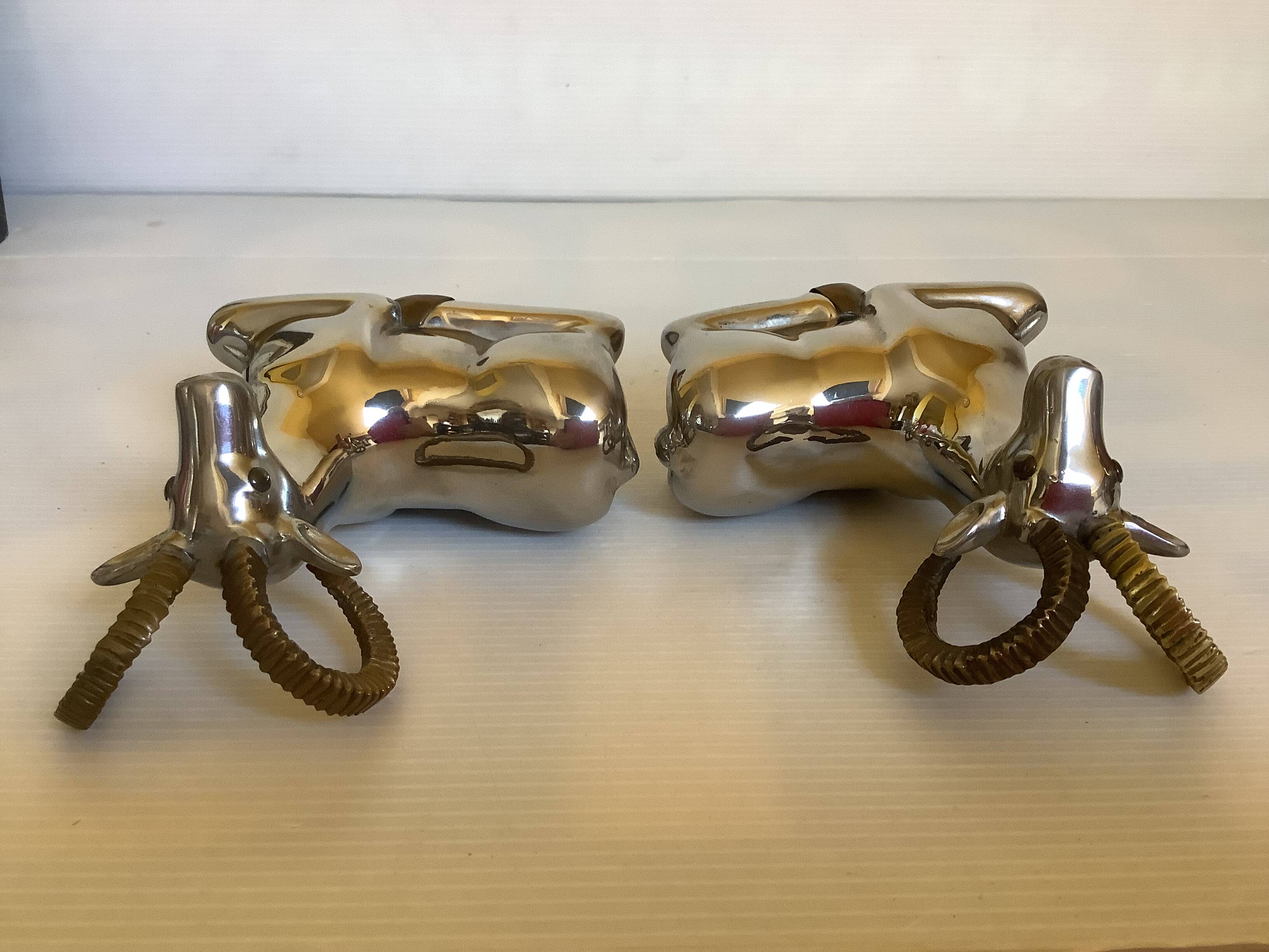 Paire de petits serre livres mouflons zoomorphe