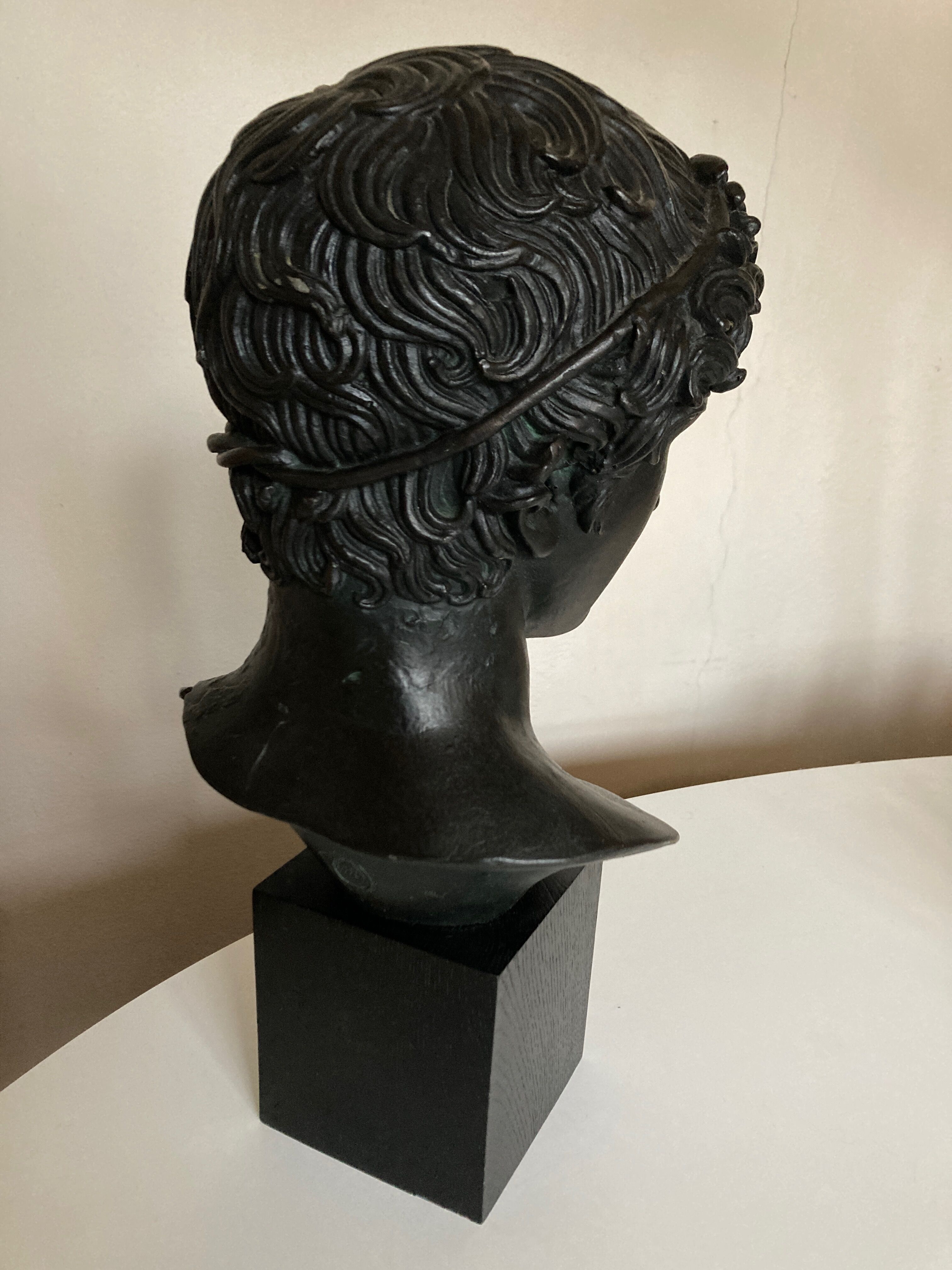 Athlete's head winner Greco Roman antiquities Louvre Museum