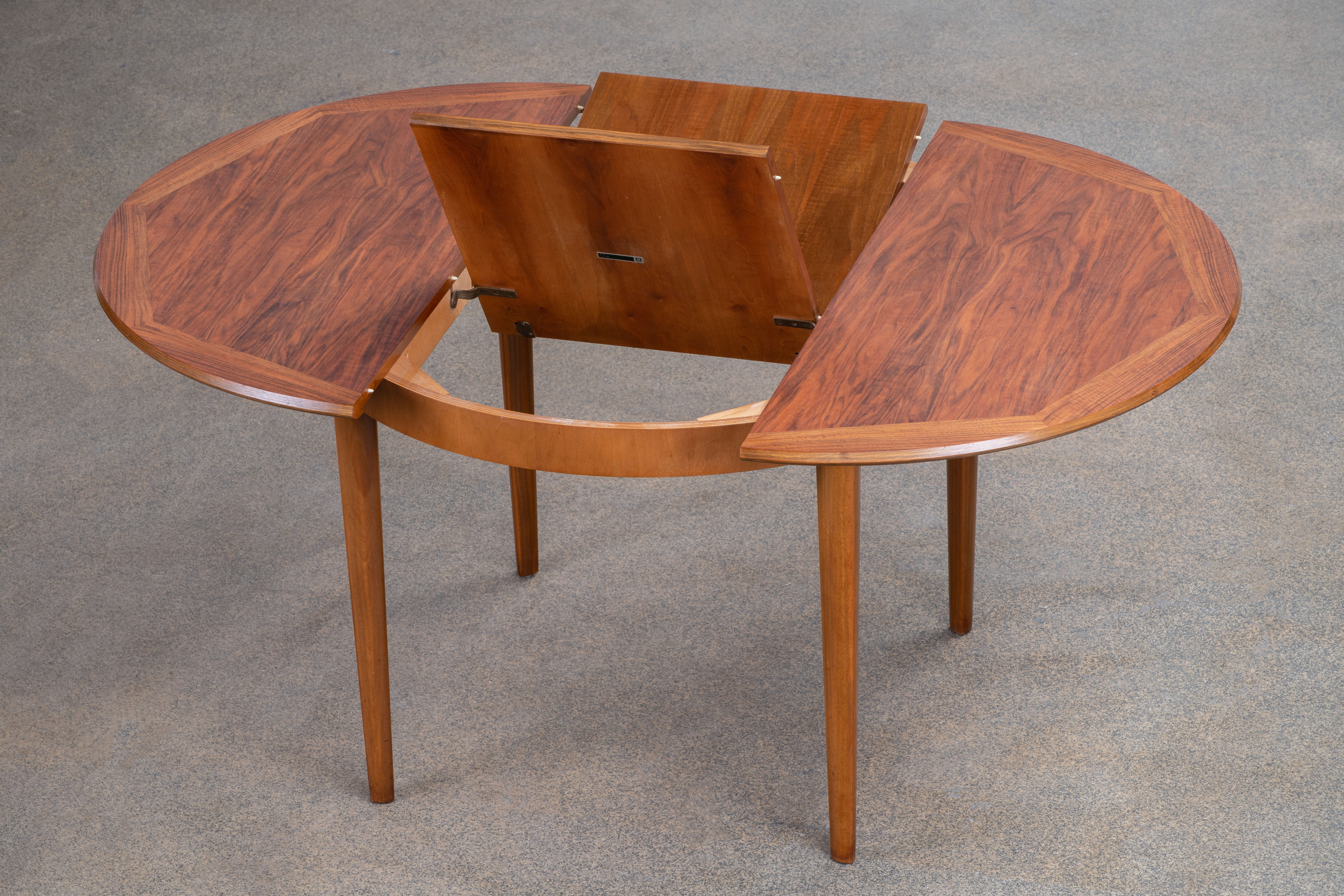 Scandinavian table 110 cm