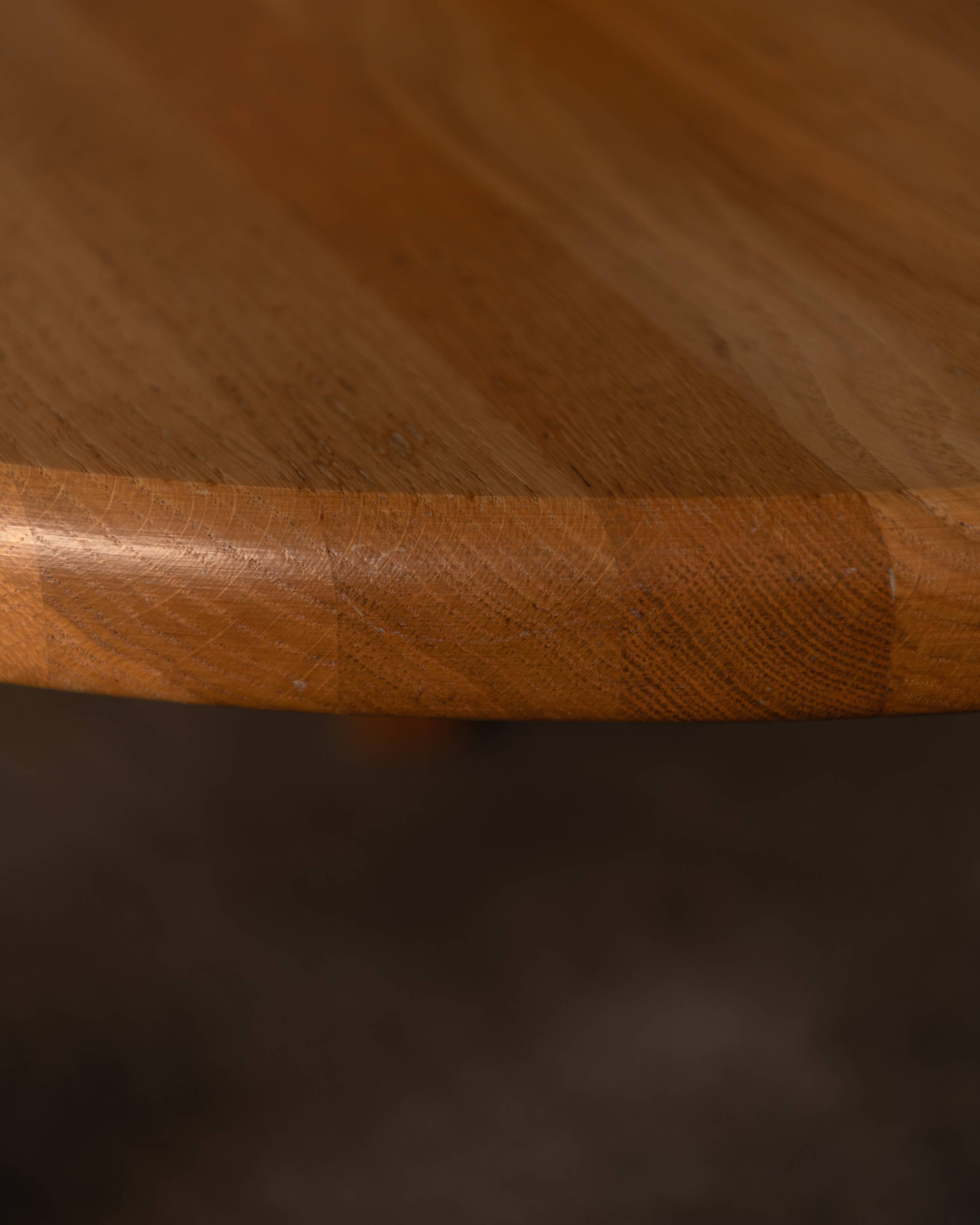 Tables gigognes en chêne massif des années 1970, ensemble de 3 · Plateaux triangulaires organiques