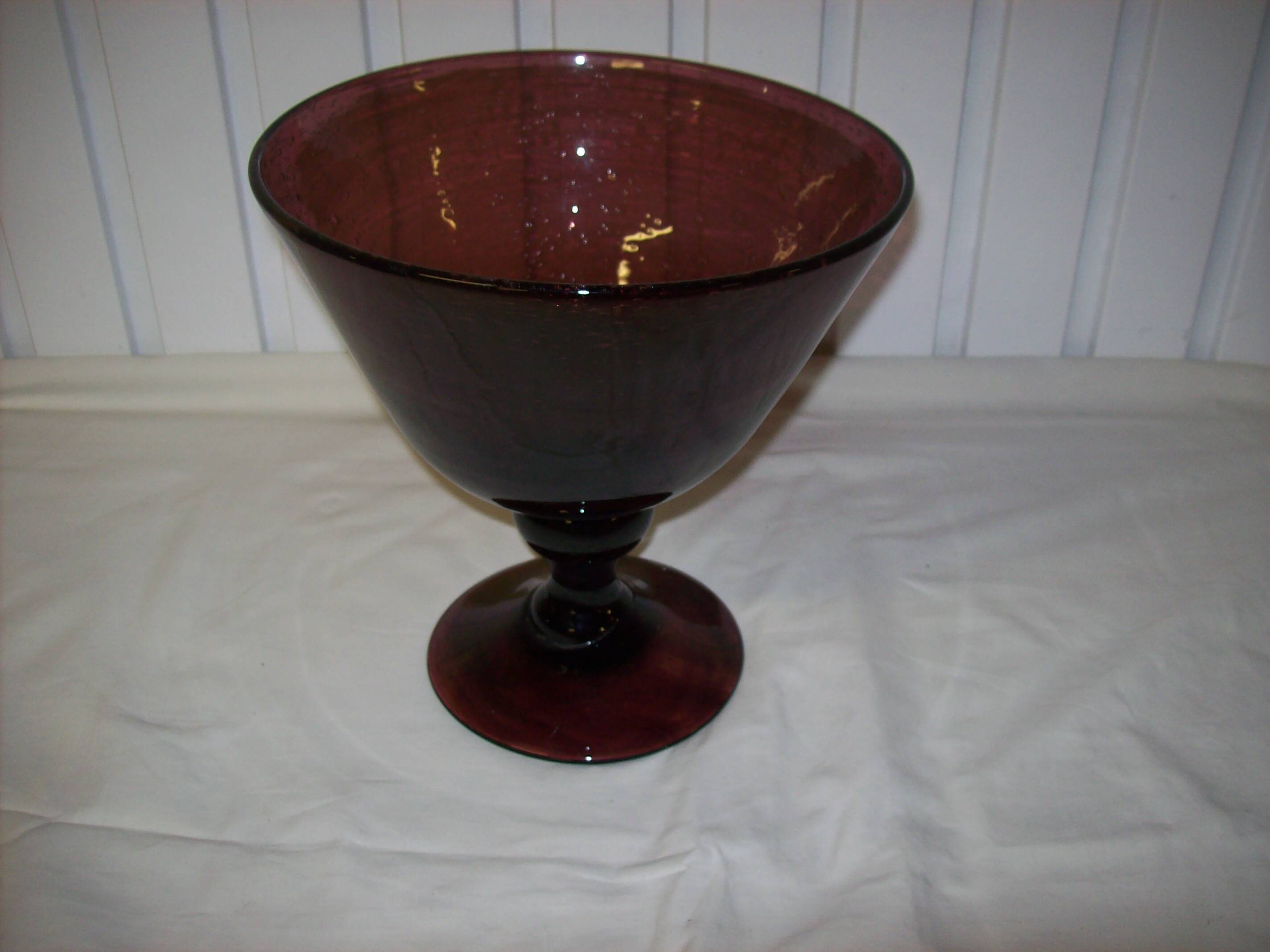 Mouth-blown bubble glass cup