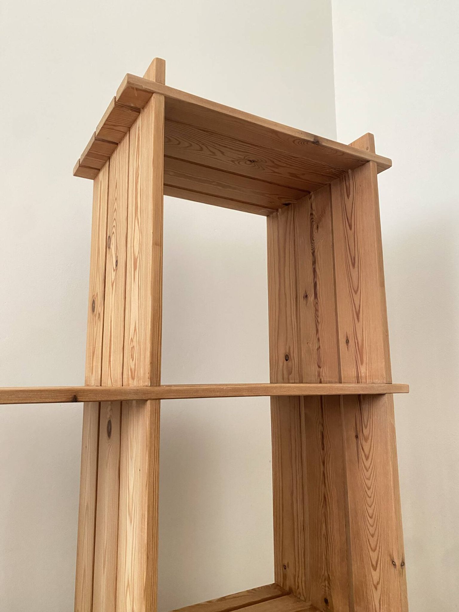 80's pine bookshelf