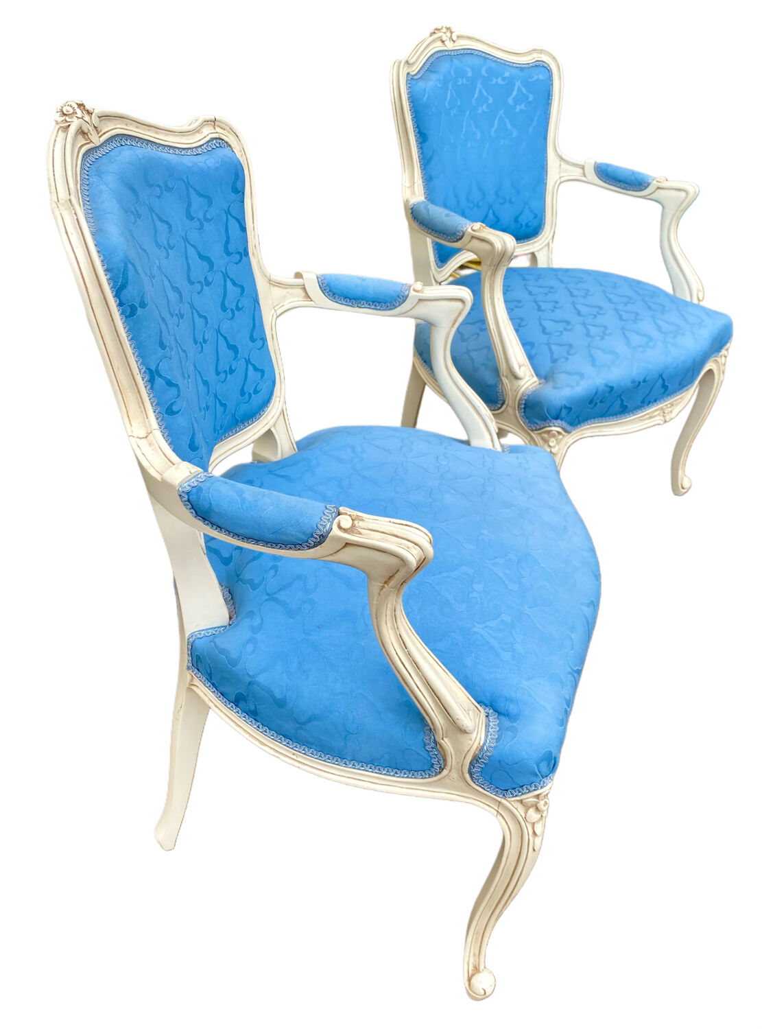 2 blue Louis XV armchairs