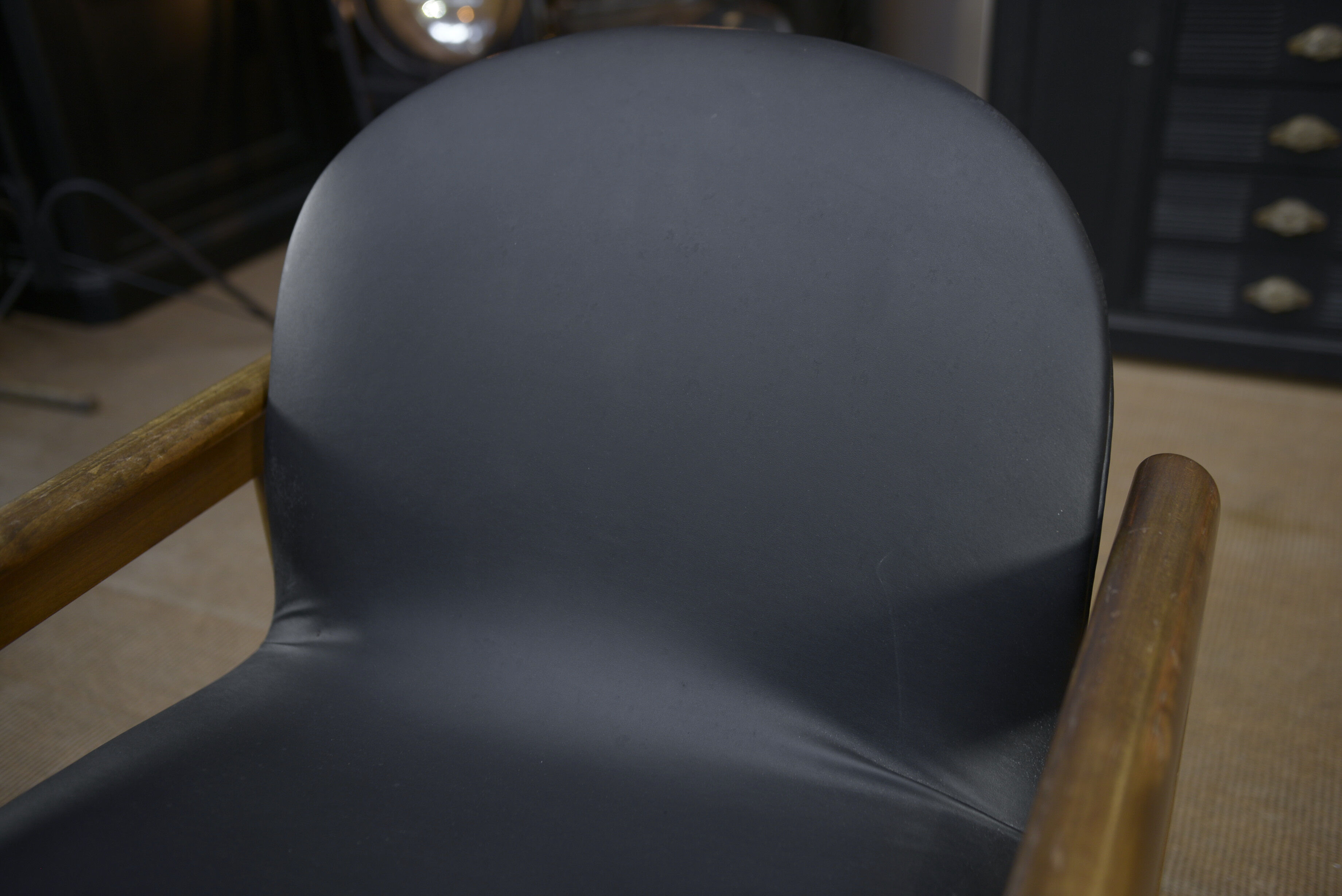 Leather and beech armchair Vintage 1970
