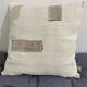 Coussin carré en toile ancienne style Kilim