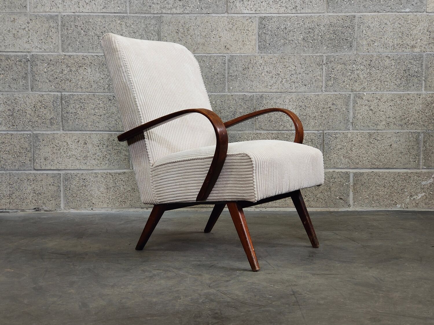 Fauteuil restauré par Jaroslav Smidek 6952 pour Ton
