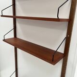 Wall unit by P. Cadobvius