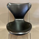Set of 4 Arne Jacobsen chairs.