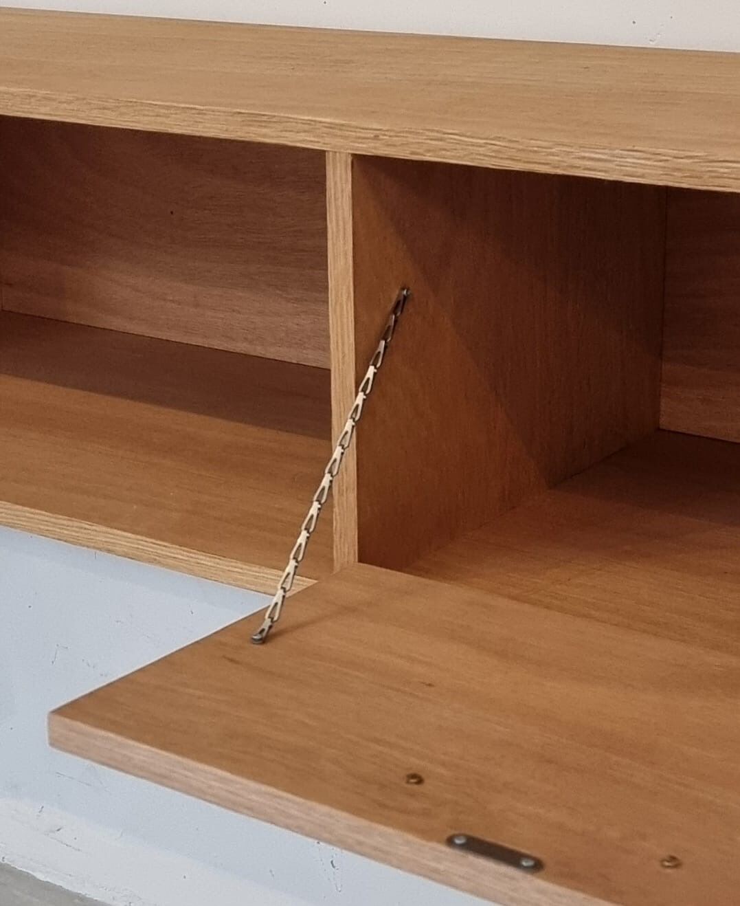 Runar wall unit