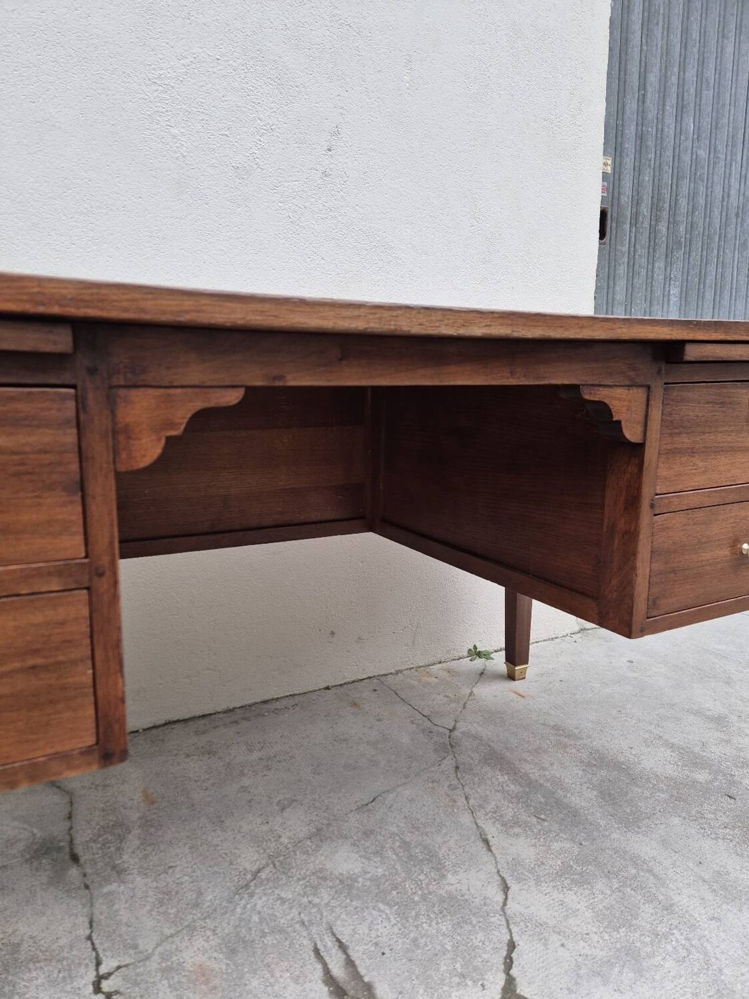 Louis XVI style minister's desk in solid walnut, 4 drawers, old manufacture