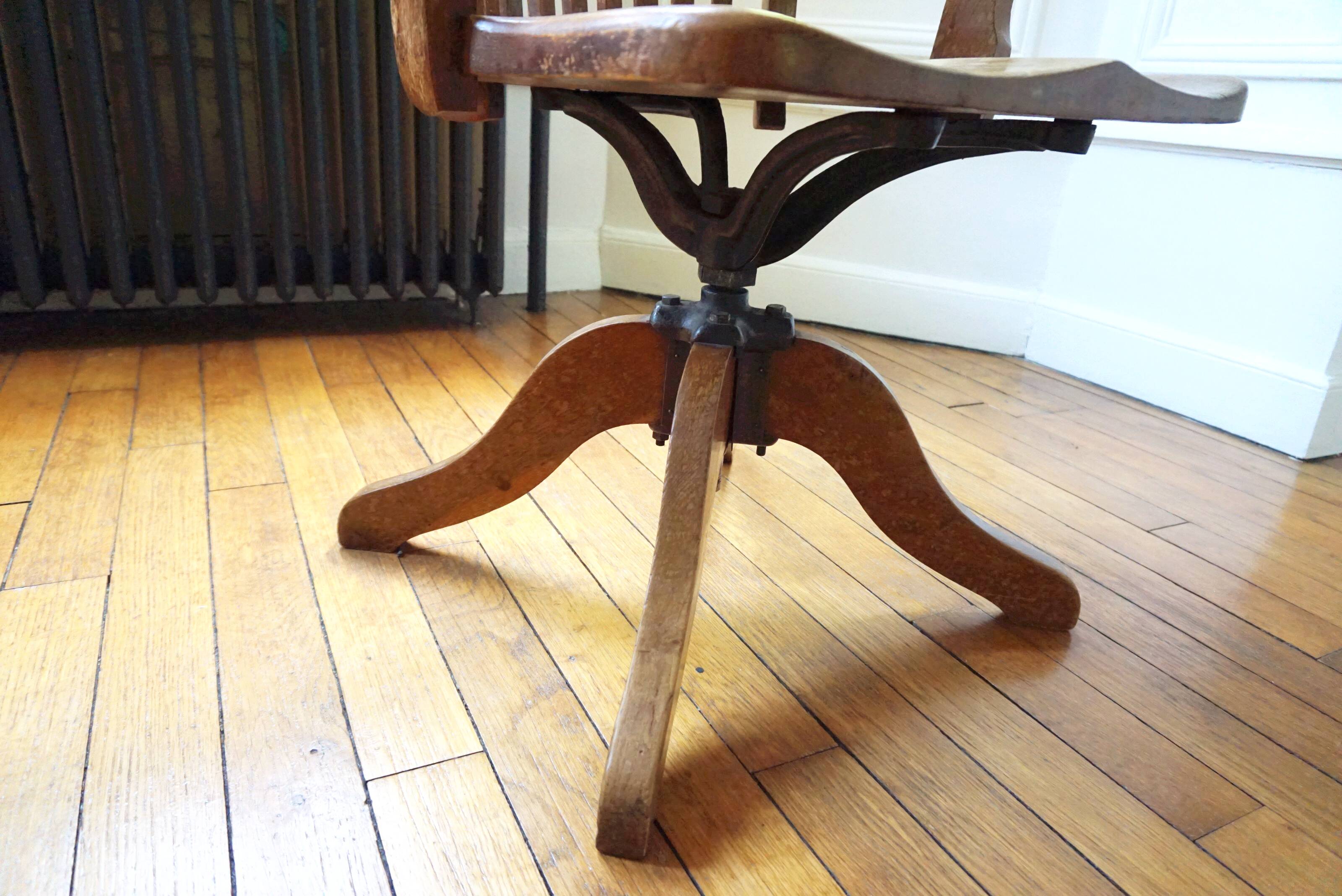 American rotating armchair office 30s