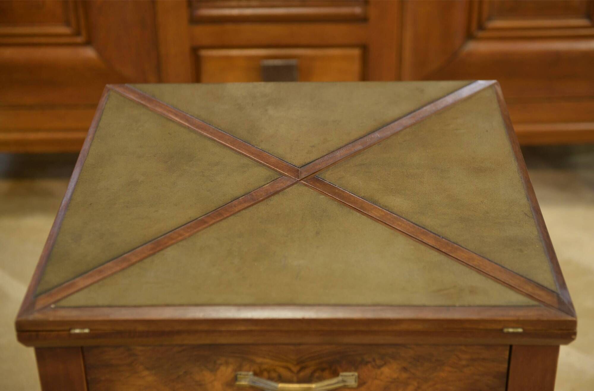 Art Deco game table in walnut from the 1930s.
