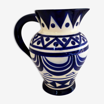 pitcher in earthenware Saint Jean de Bretagne blue and white