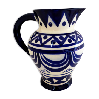 pitcher in earthenware Saint Jean de Bretagne blue and white