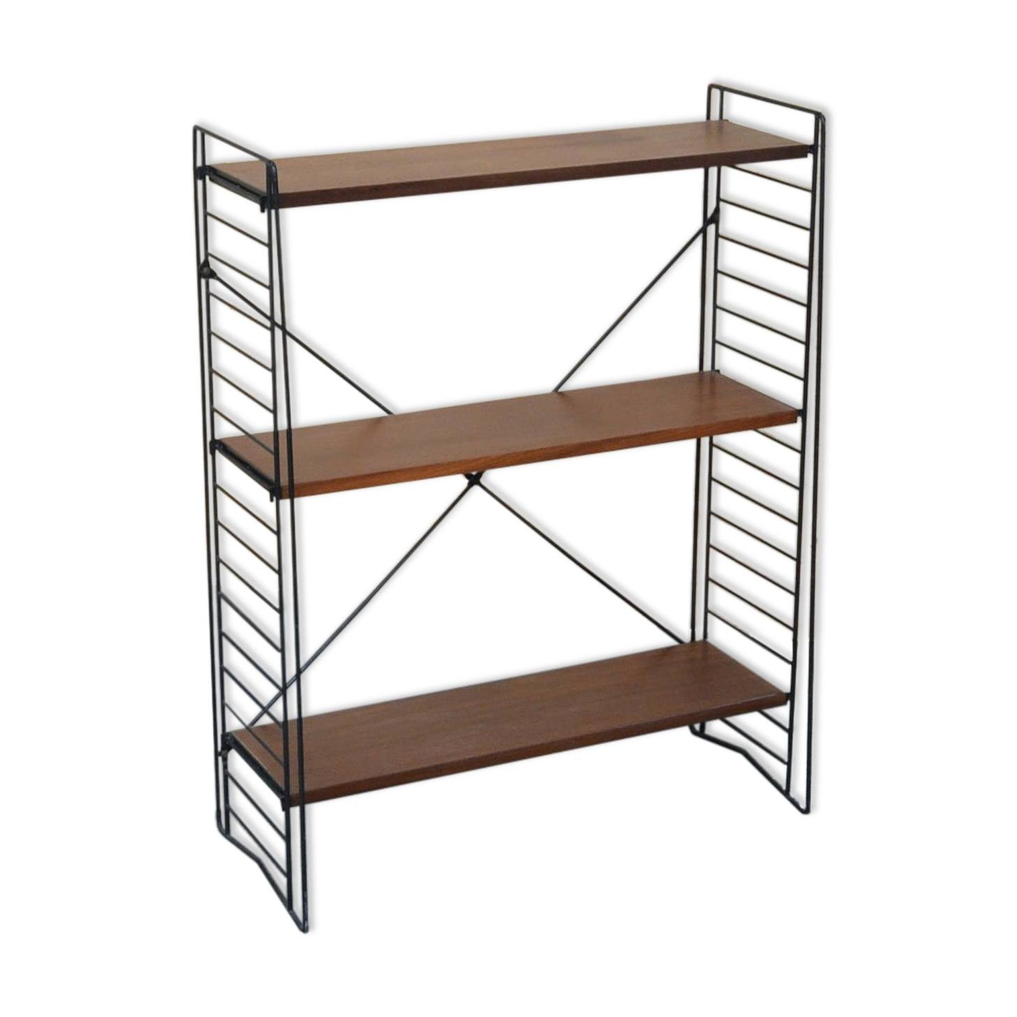 Tomado free standing shelf