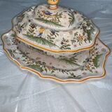 Trench tureen and its 2 plates