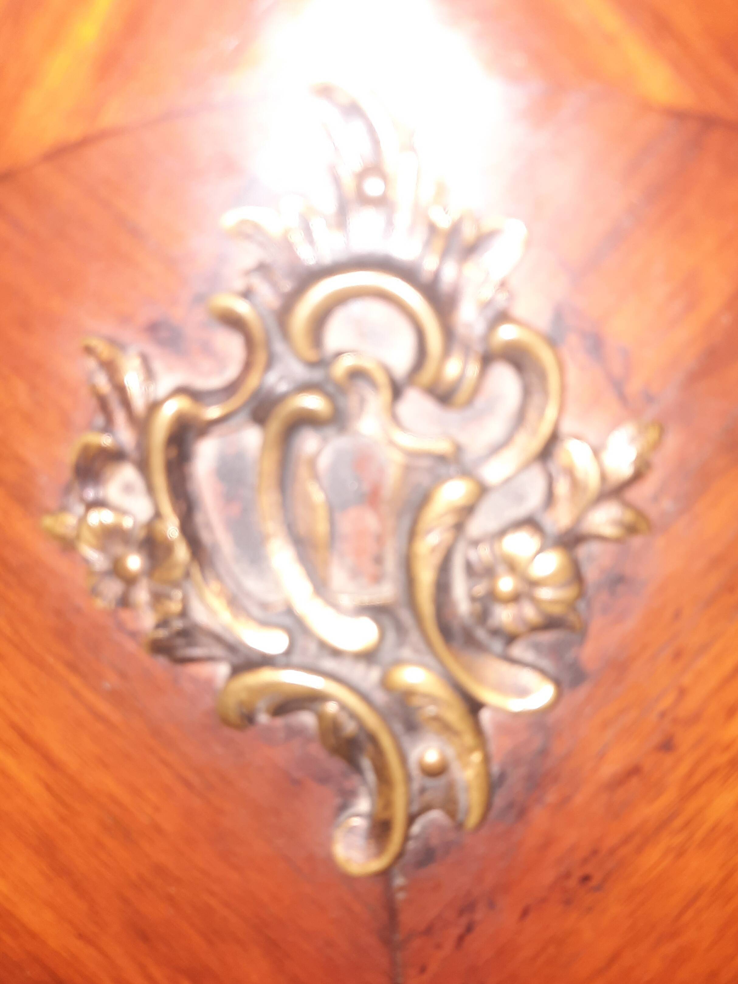 Louis XV style chest of drawers with floral marquetry