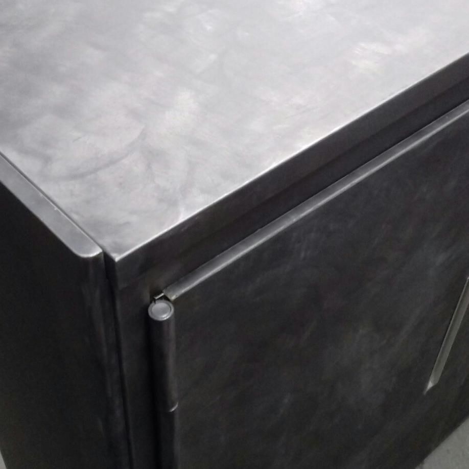 Narrow buffet polished and varnished steel mast of the 1960s