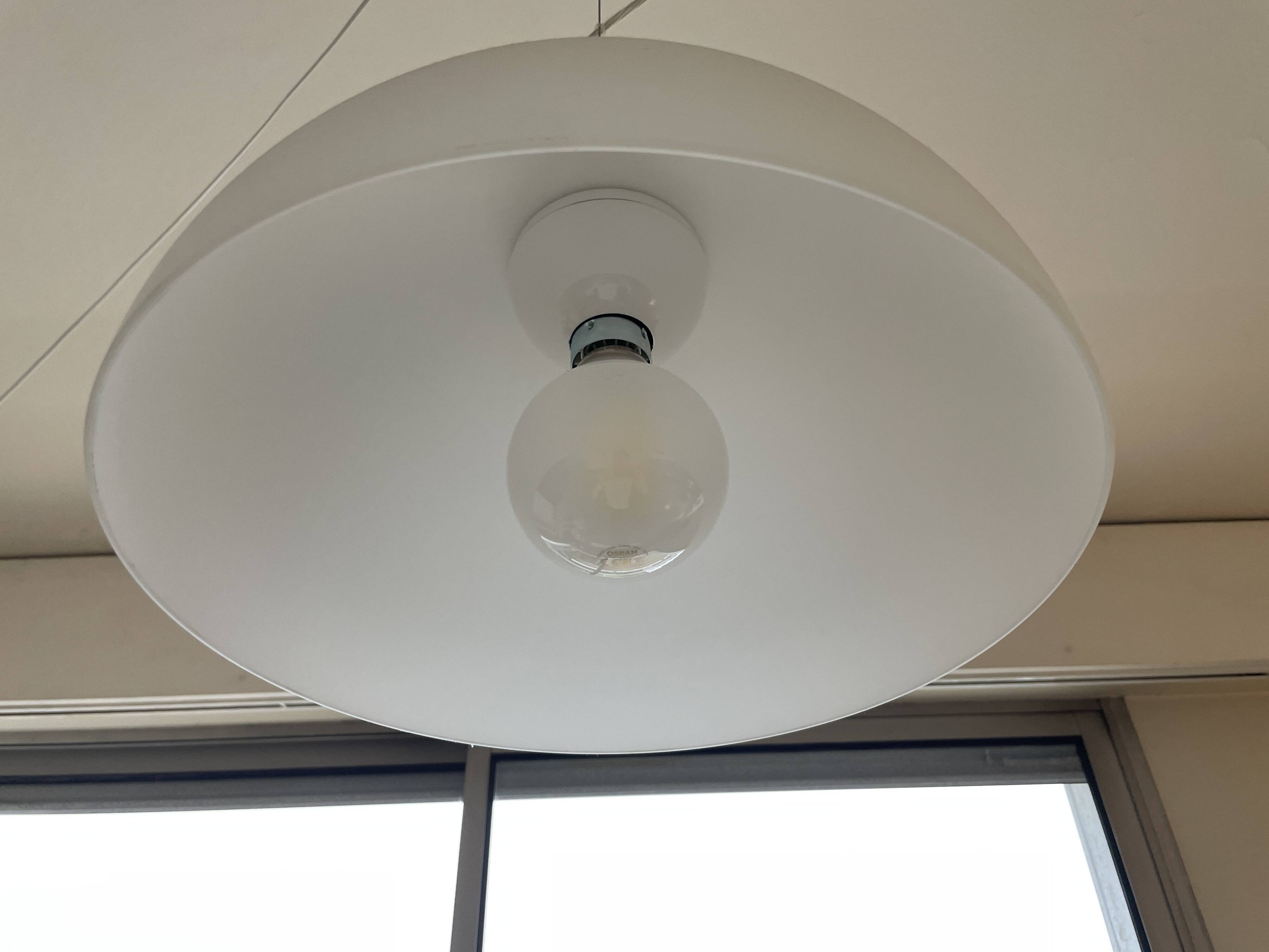 2 glass suspensions model Sonora438 by Vico Magistretti for Oluce