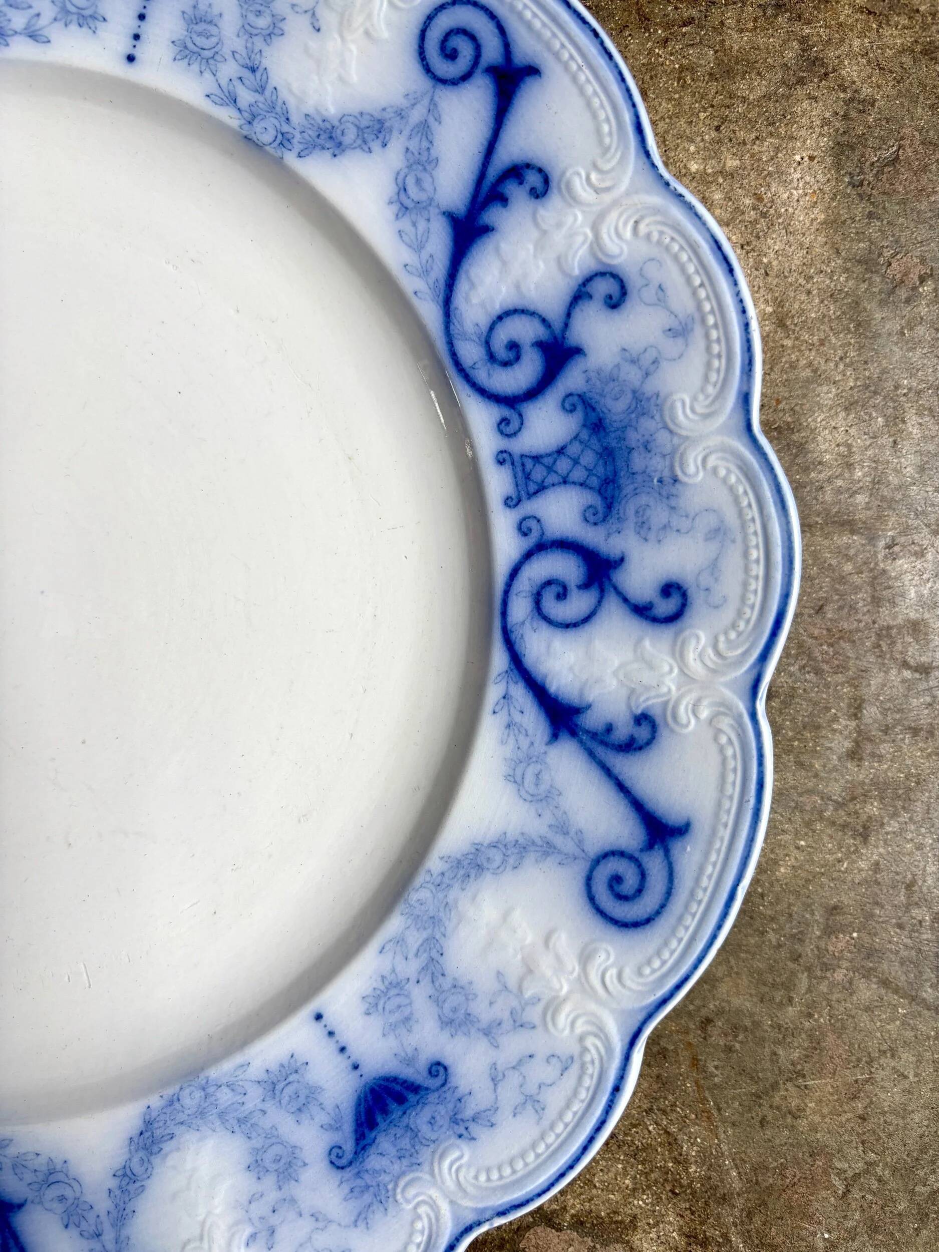 Sarreguemines round dish in blue earthenware, "Basket" service