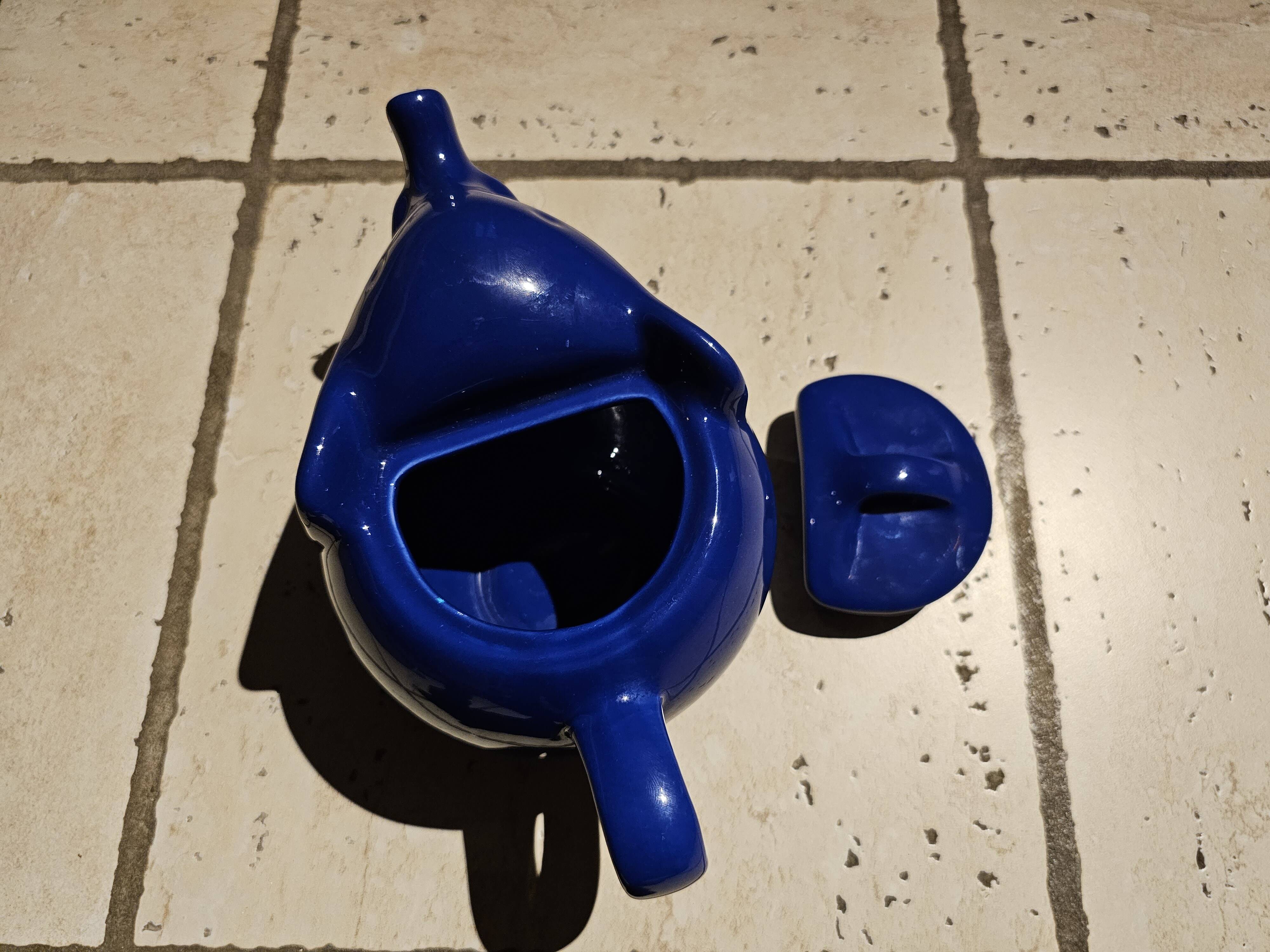 Lipton blue-purple teapot