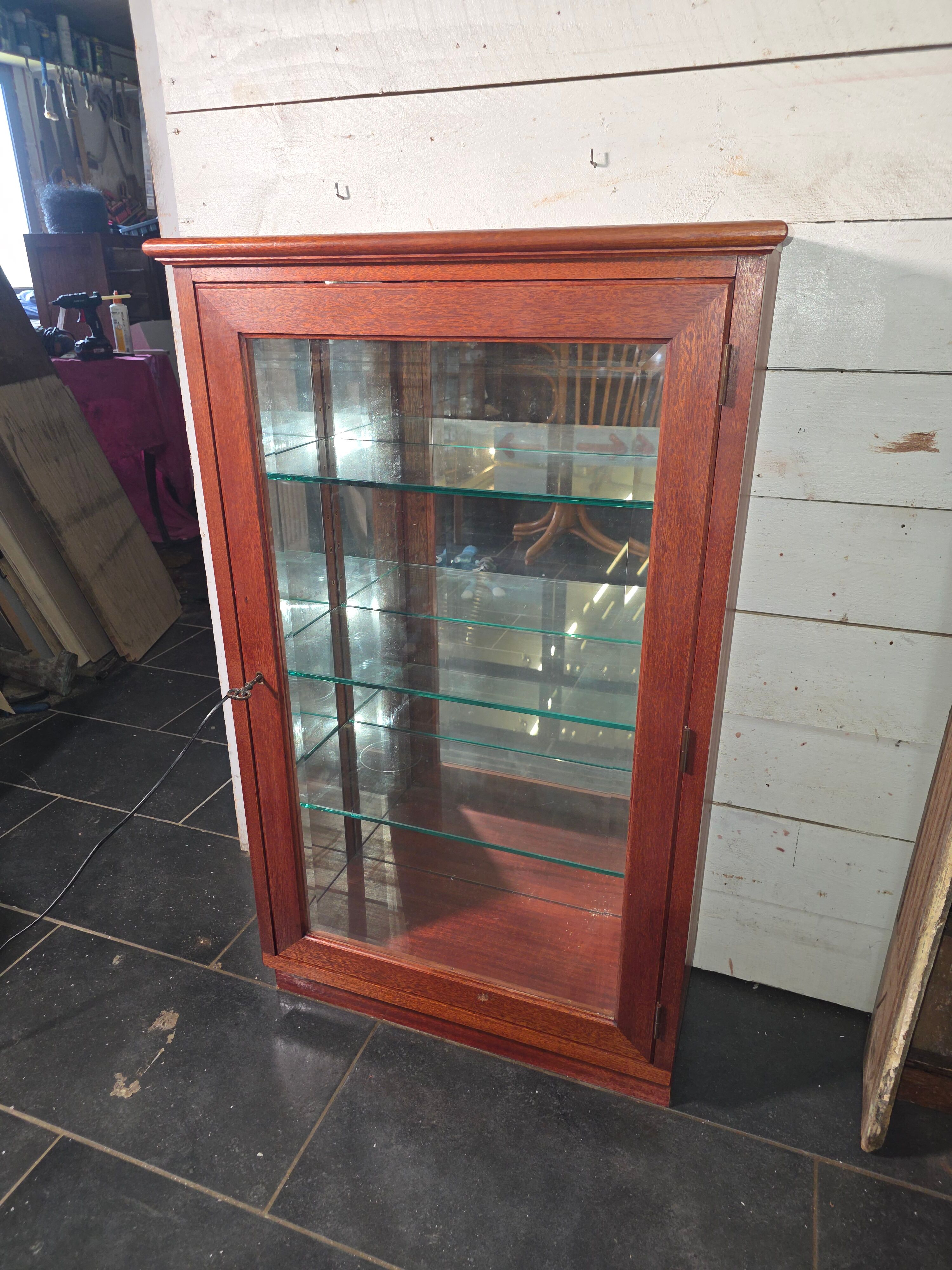 Mahogany display cabinet 20th century