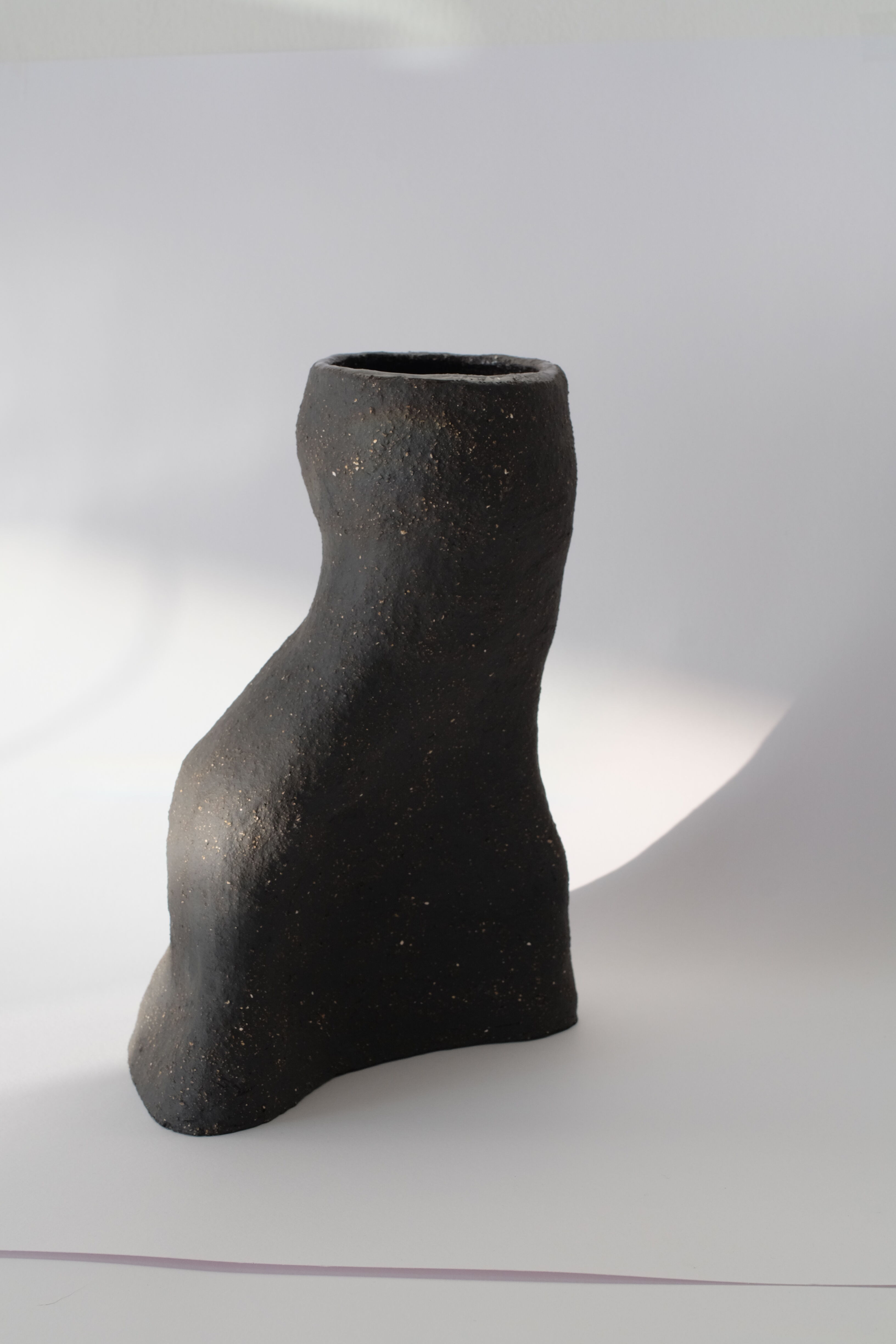 Meander Granite Vase - Sophie Parachey