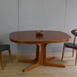 Baumann oval teak table with extensions