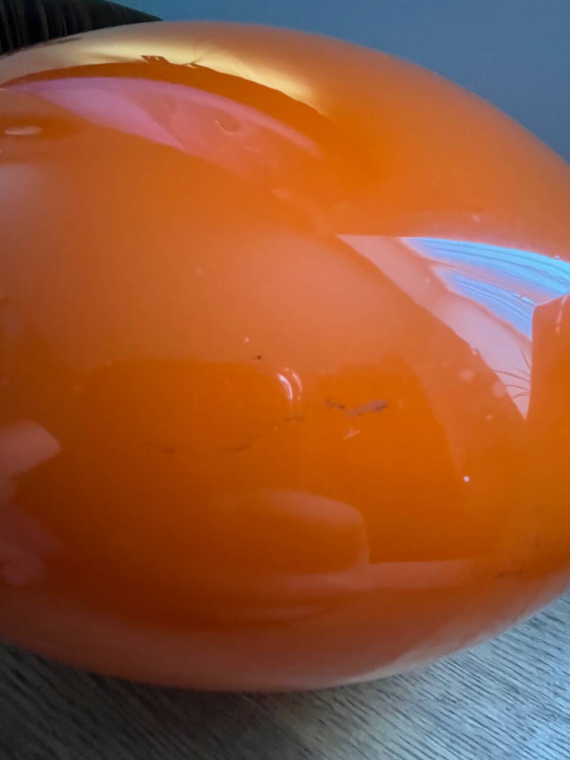 Lampe boule orange