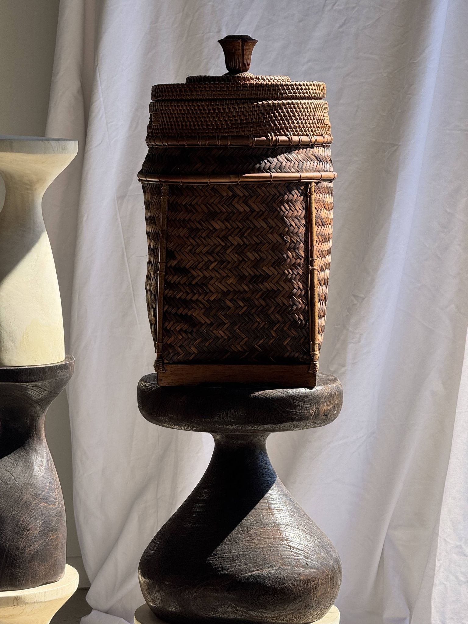 Large Indonesian wicker fishing basket with lid H65 D33