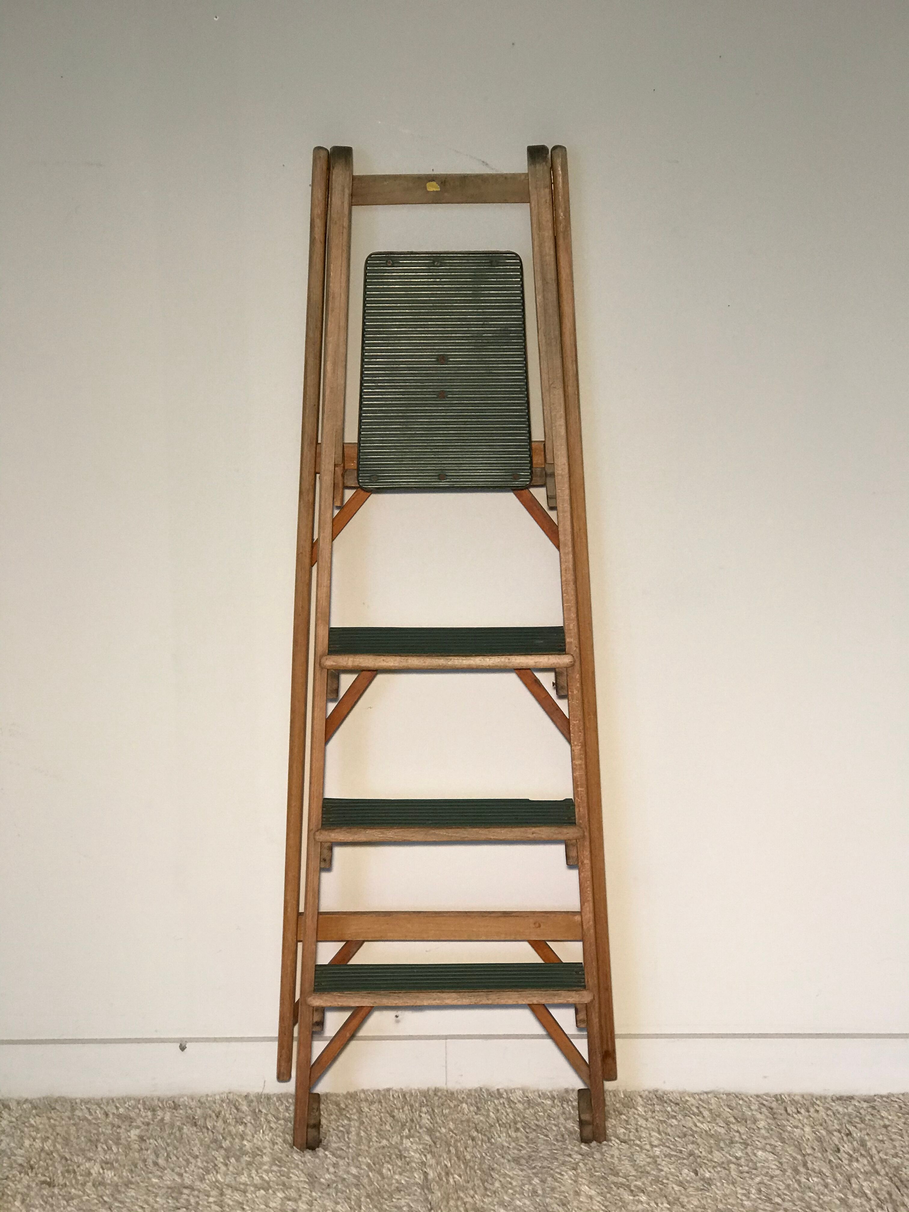 Library ladder 1950