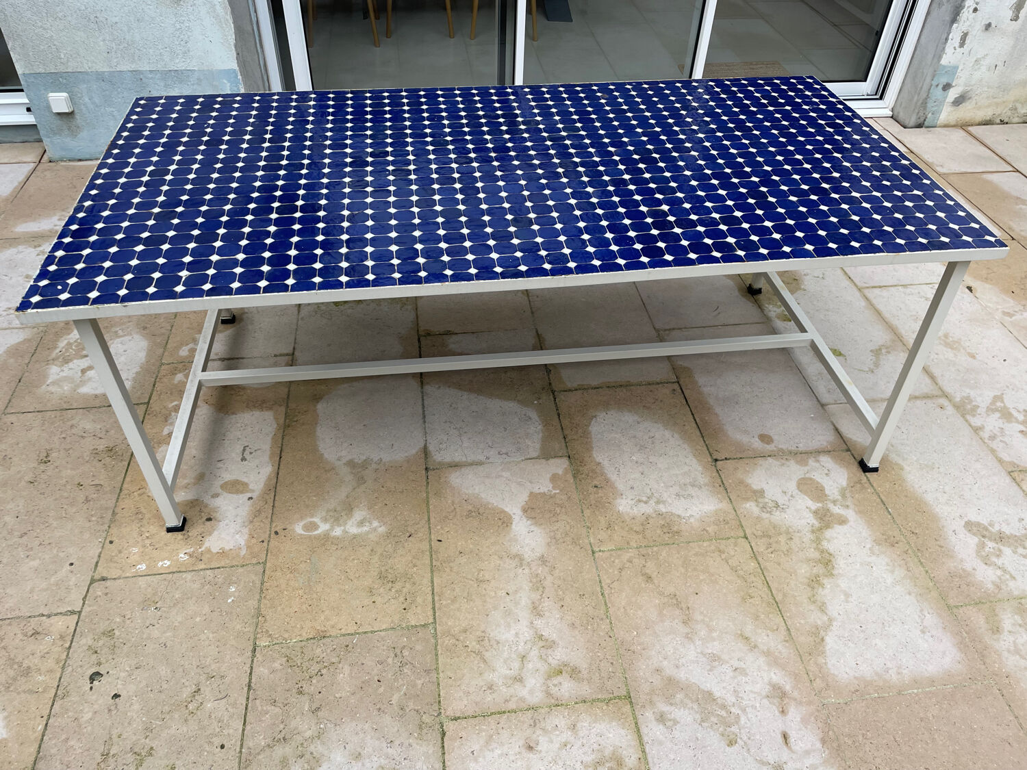 Garden table in zellige