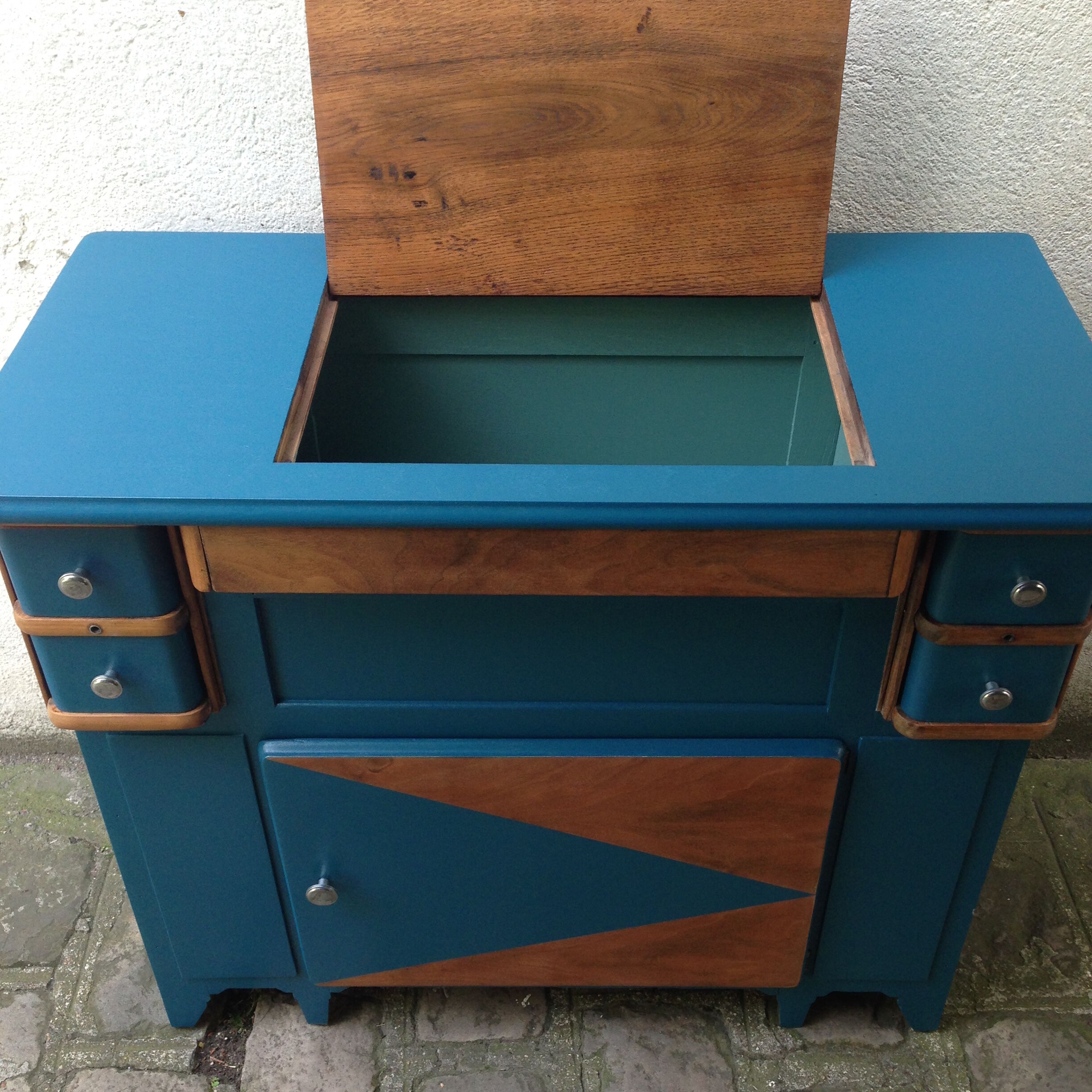 Furniture seamstress