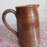 Berry sandstone pitcher