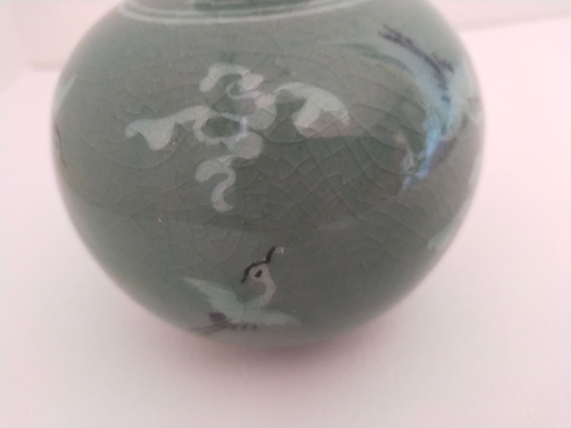 Vase céladon en porcelaine ancien traditionnel coréen