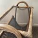 Table d’appoint vintage en rotin avec porte revues