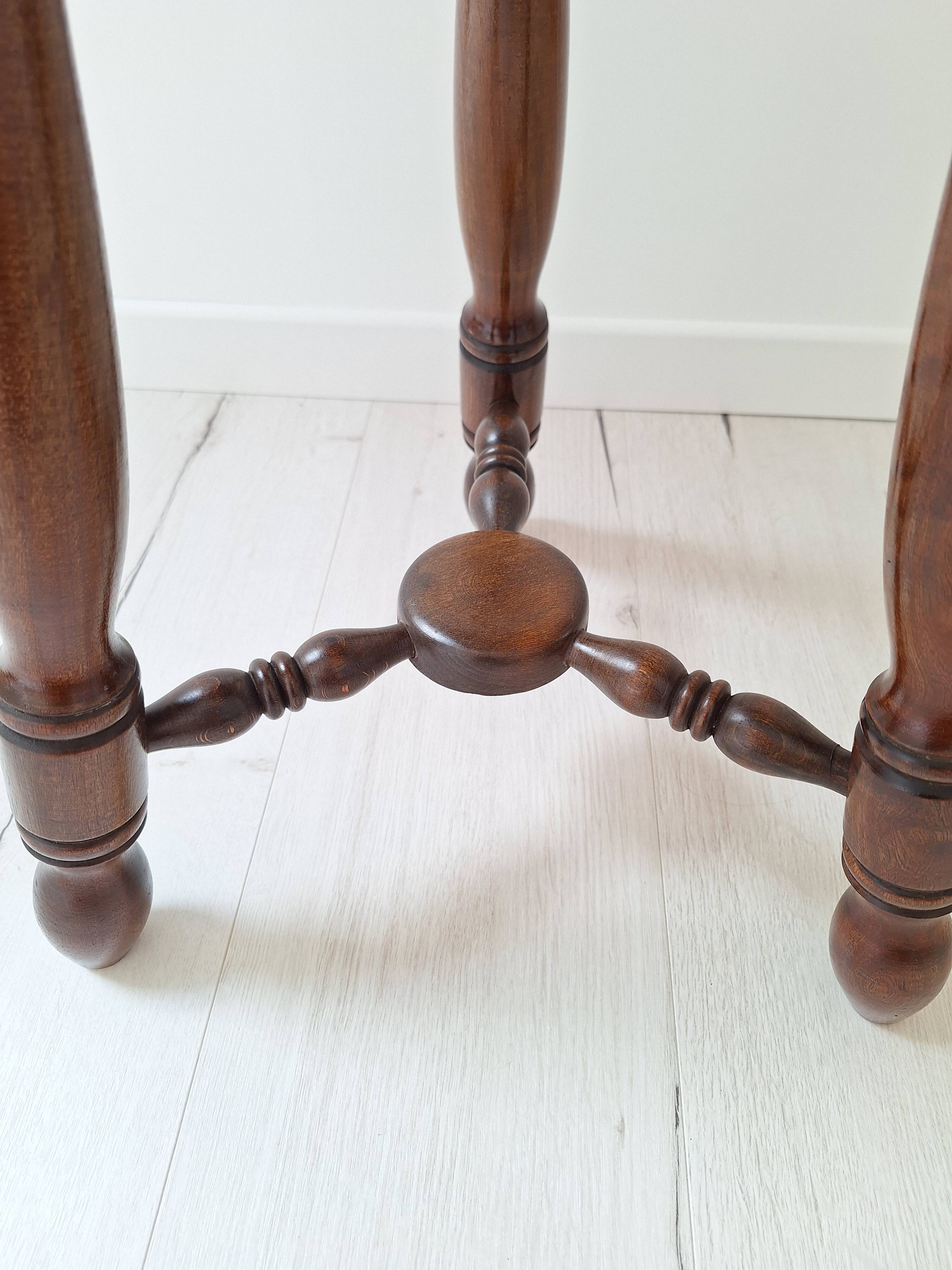 Vintage tripod stool