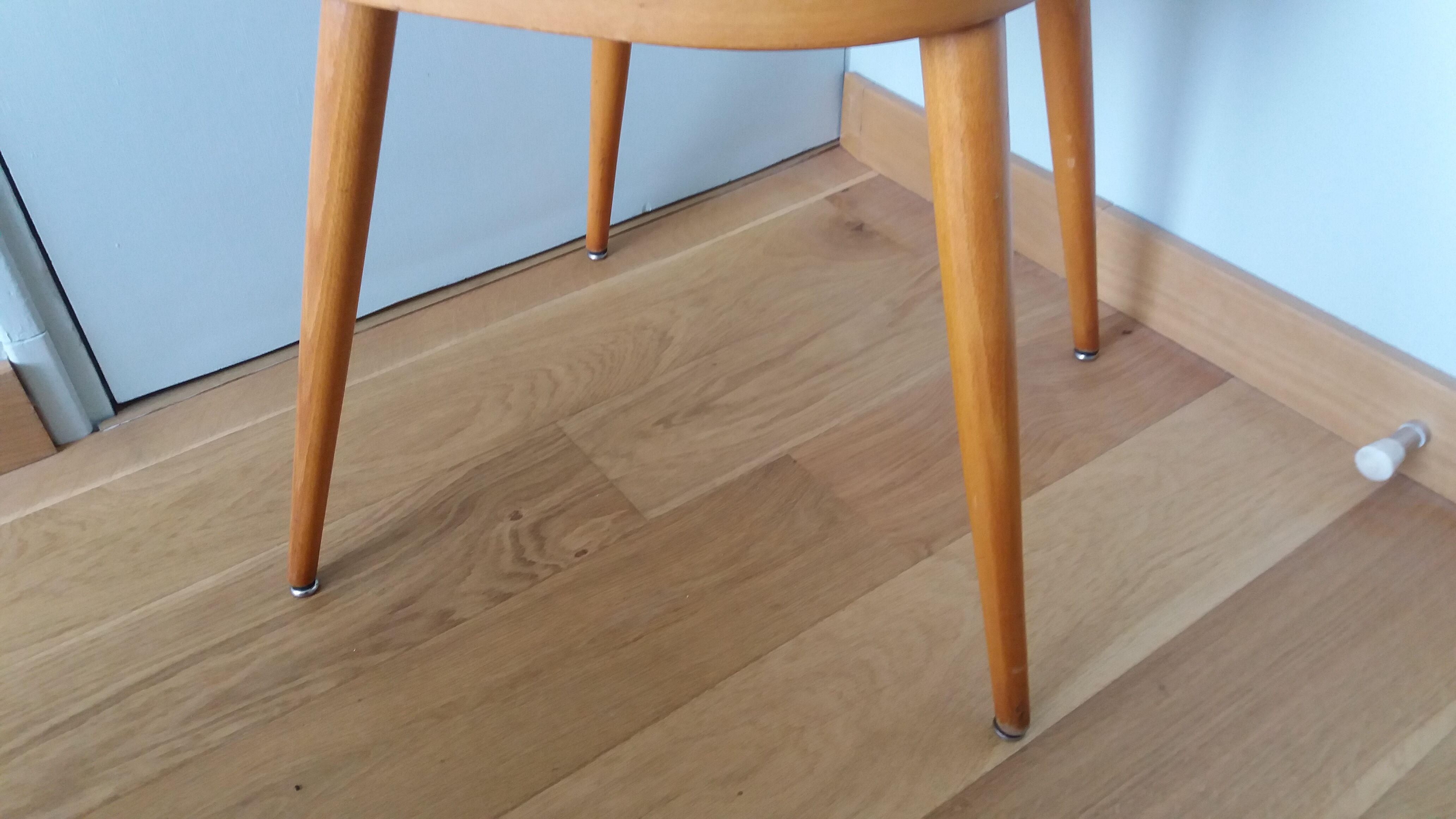 Fauteuil en bois, pieds compas, style scandinave, Baumann ou Thonet