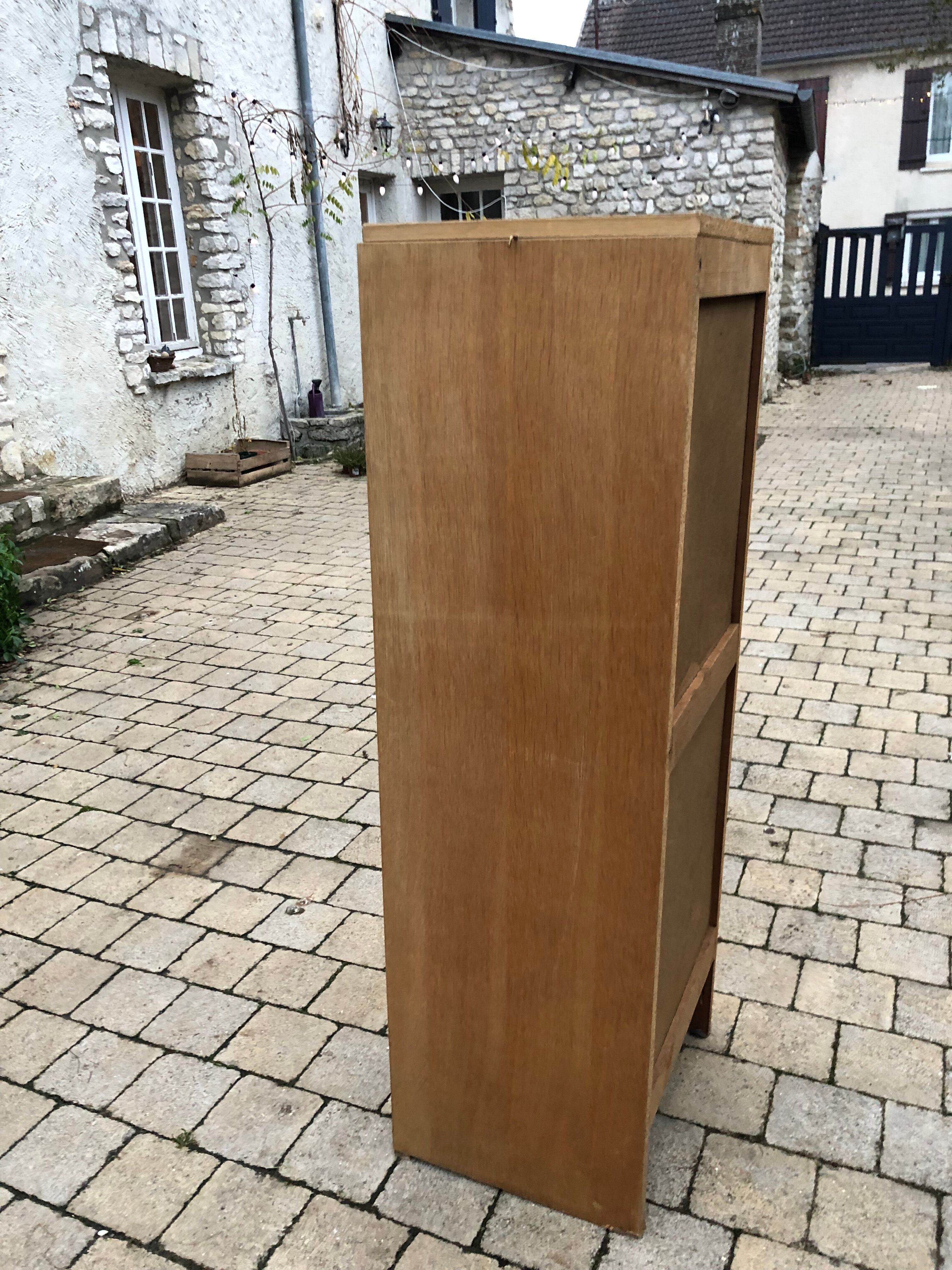 Curtain binder cabinet