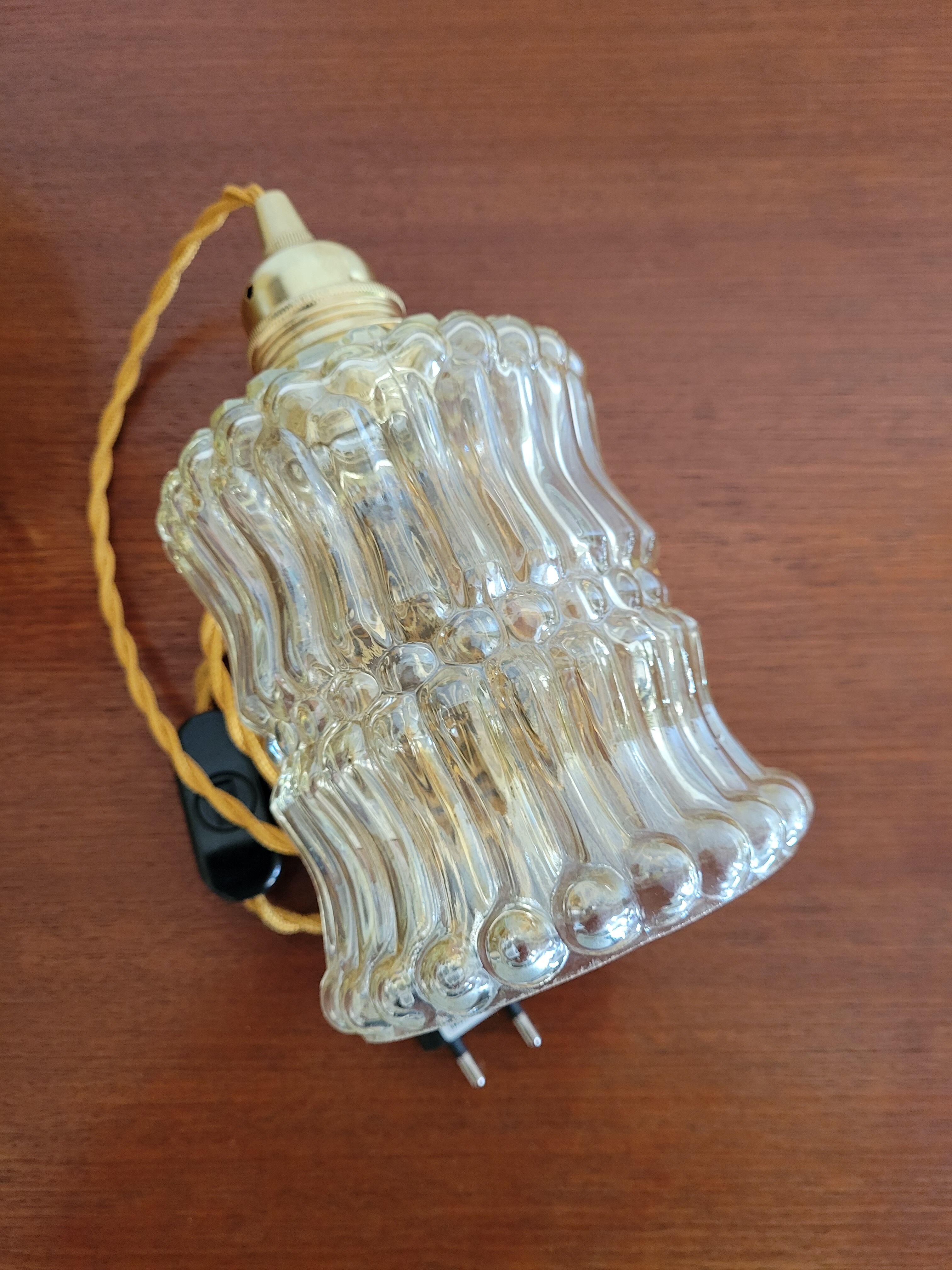 Moulded glass walking lamp