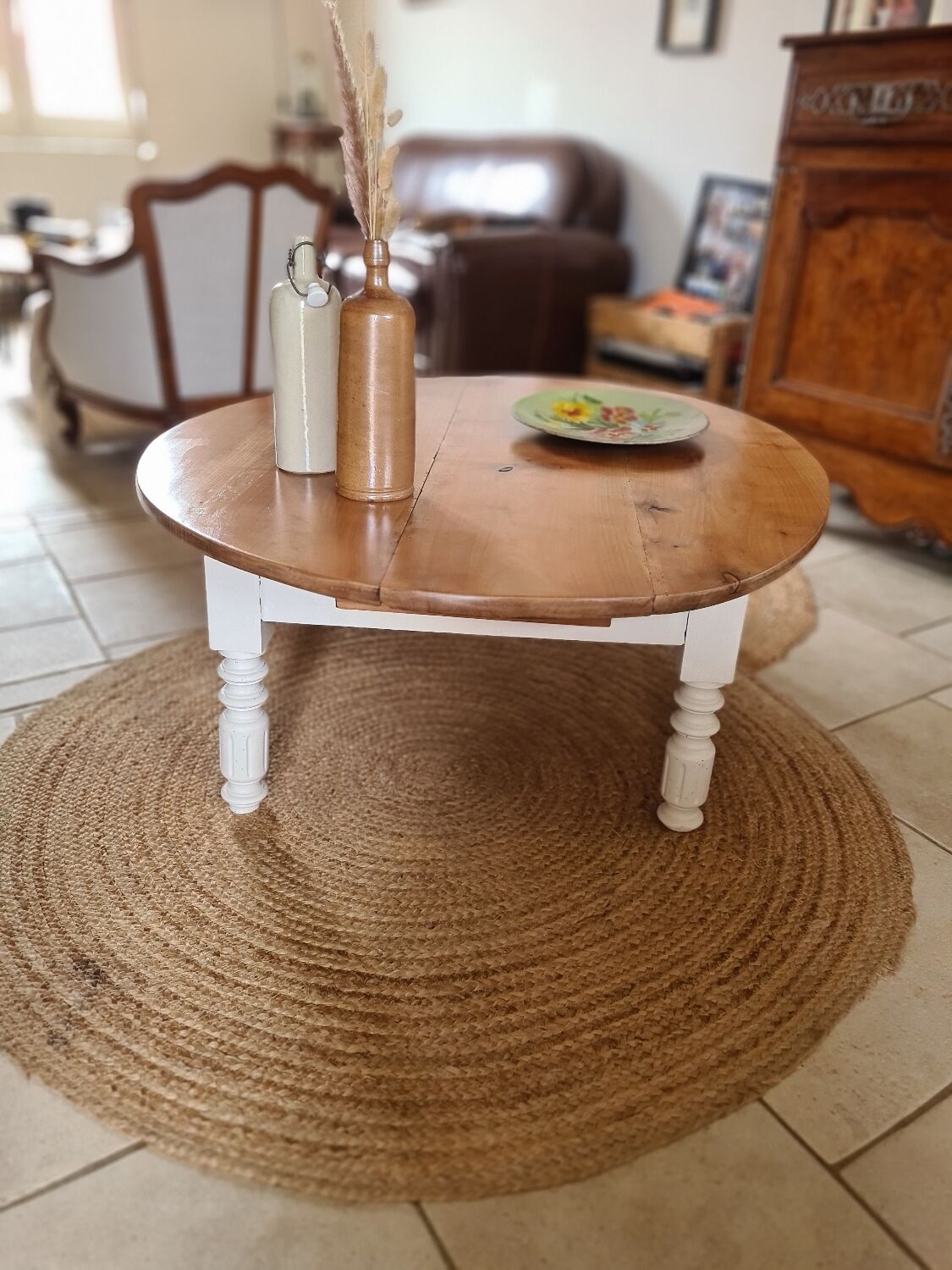 Country charm oval coffee table