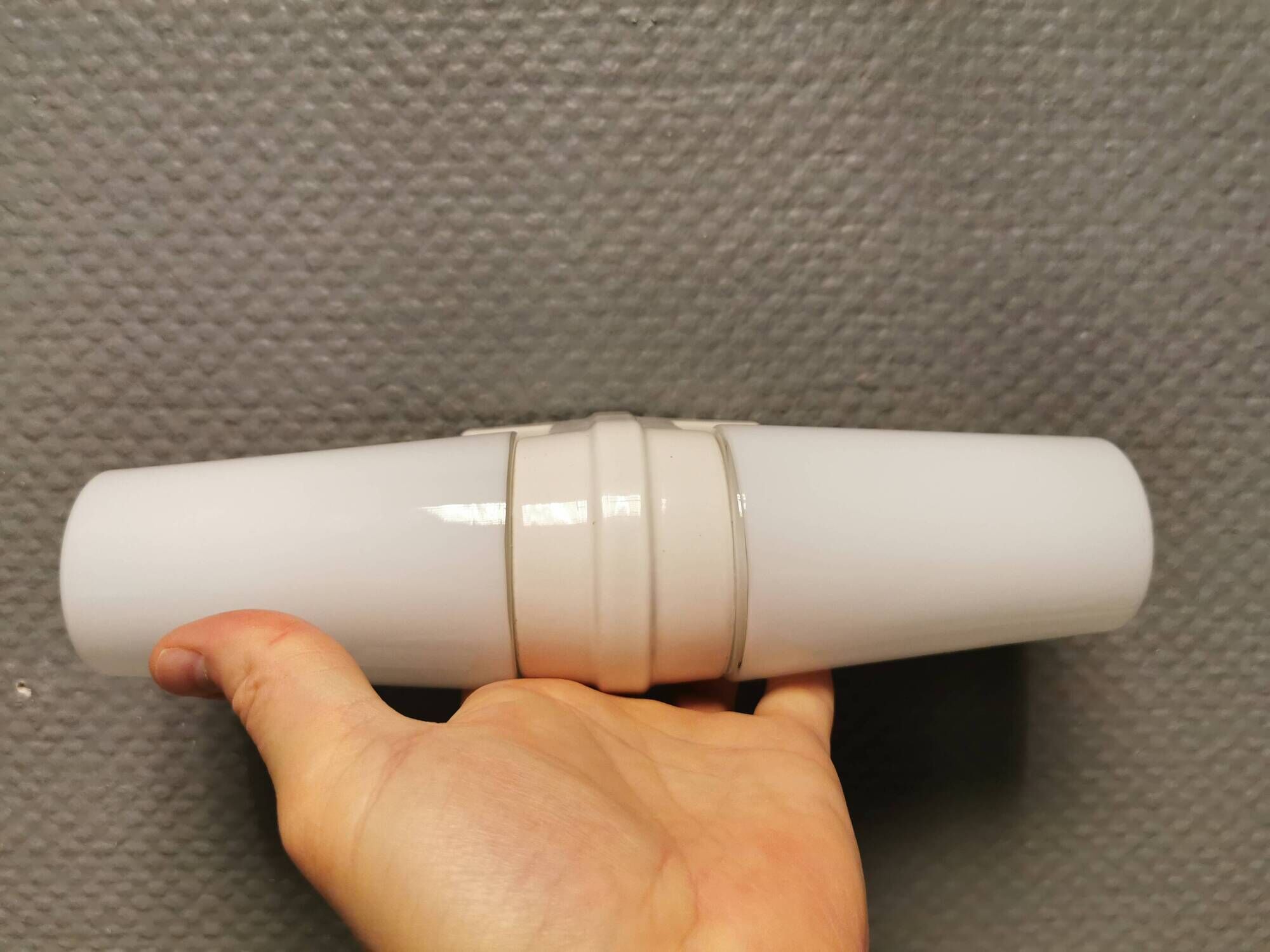 Bathroom/wall lamp designed by sigvard bernadotte for ifö sweden, model 6060. Estimated 1970-80s