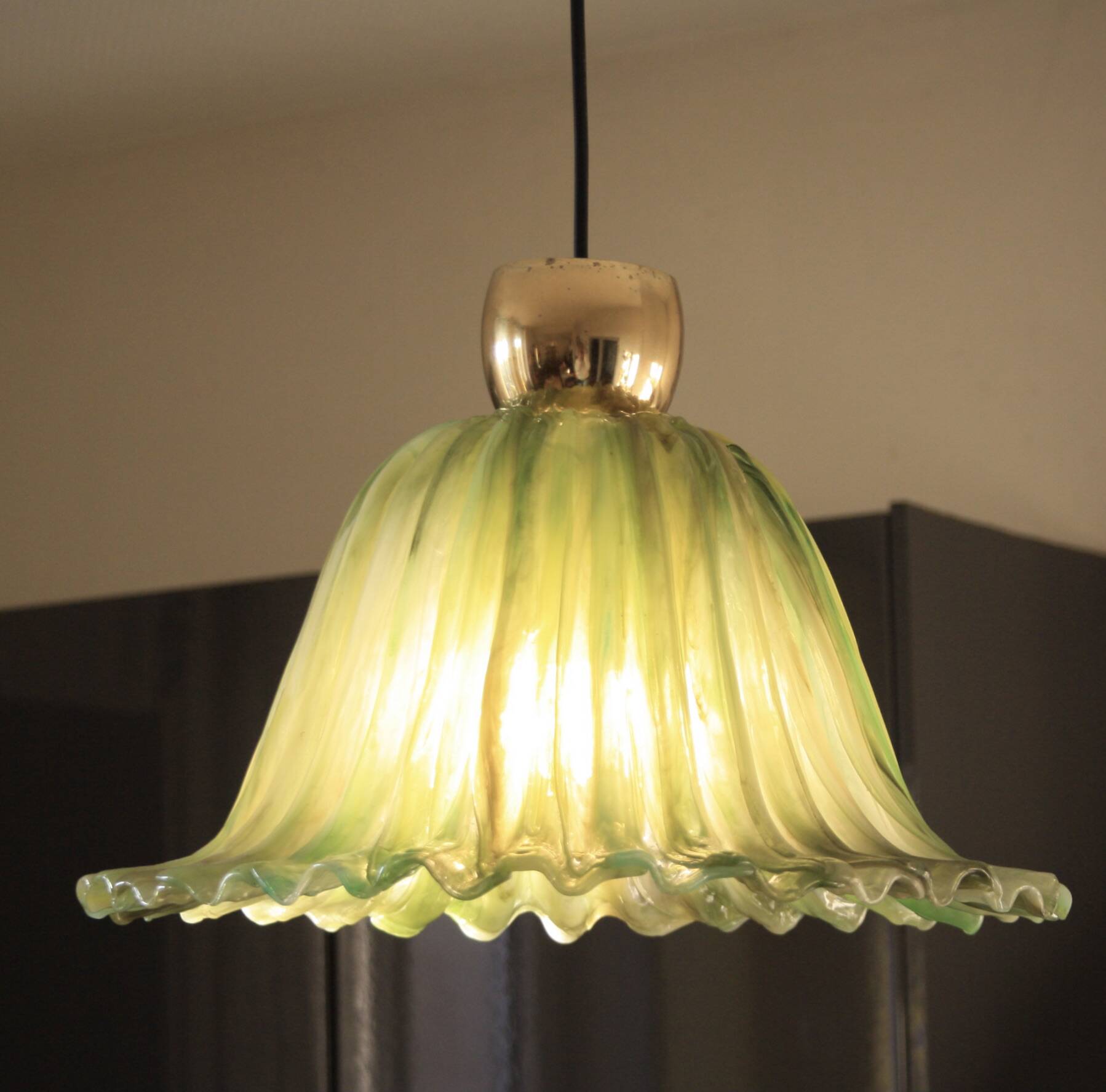 Green flower suspension