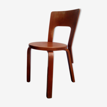 Chaise modèle 66 d'Alvar Aalto