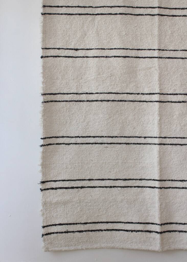 Handwoven rug - White and black lines - recycled cotton - 170 x 240 cm