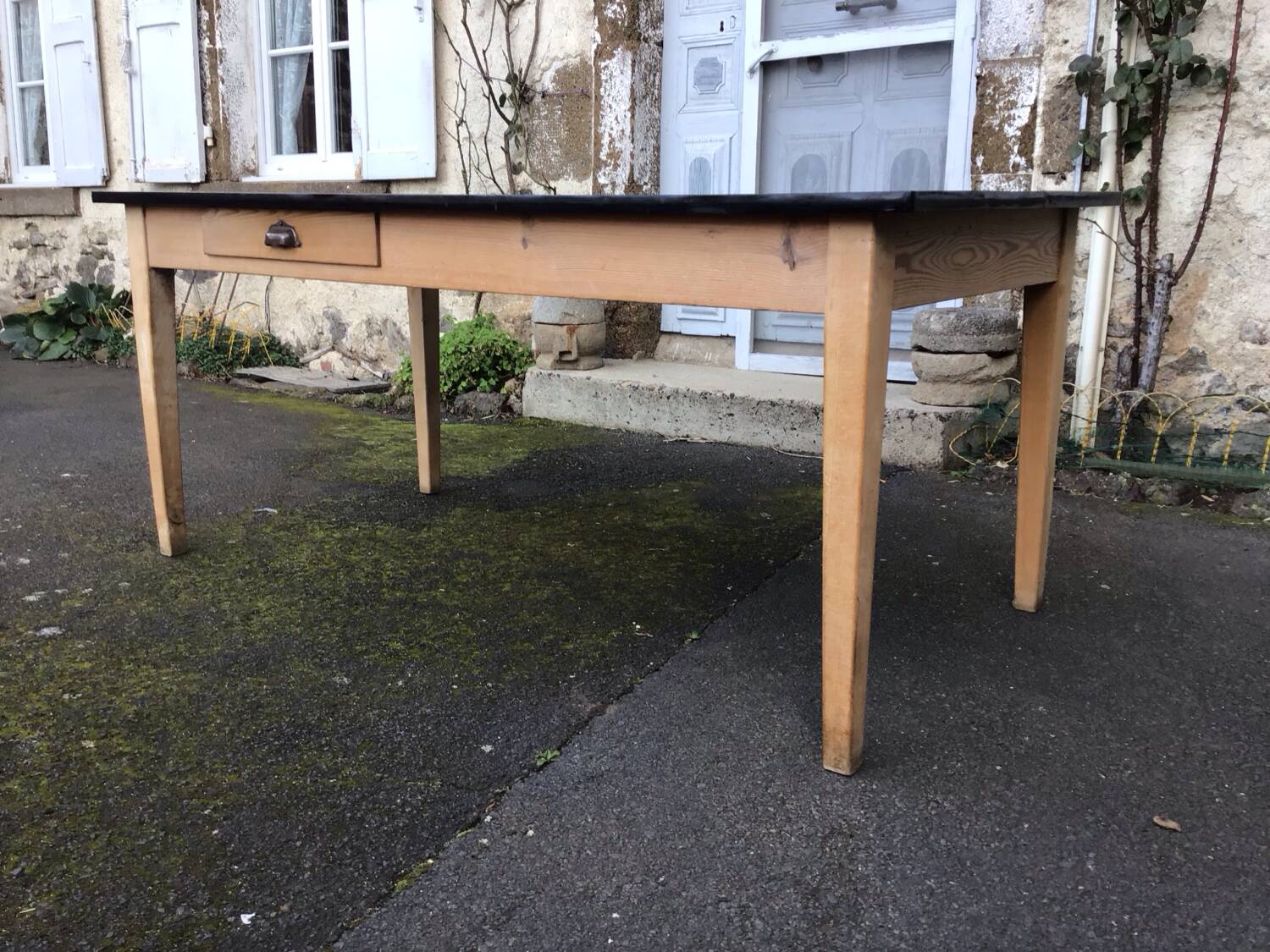 Farm table