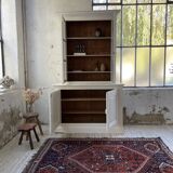 XL display case with white patina