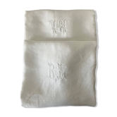Nappe damassée, double monogramme